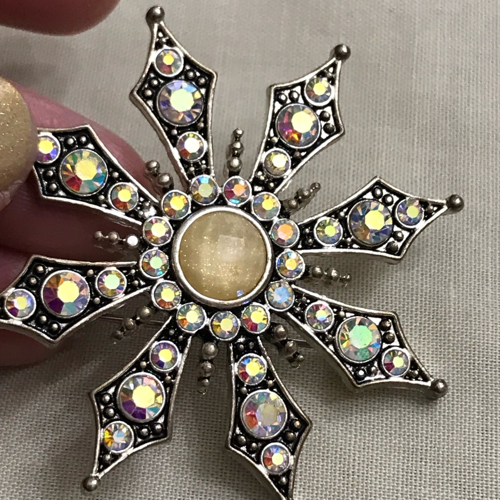 Kenneth Cole Brooch - Retired Kc - Large And Sparkling Snowflake Brooch -Gorg 23$